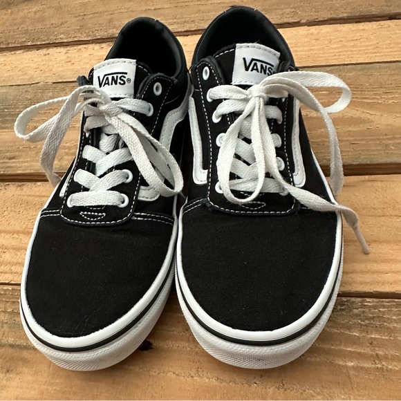 Off the Wall Vans size 4 - Picture 2 of 6